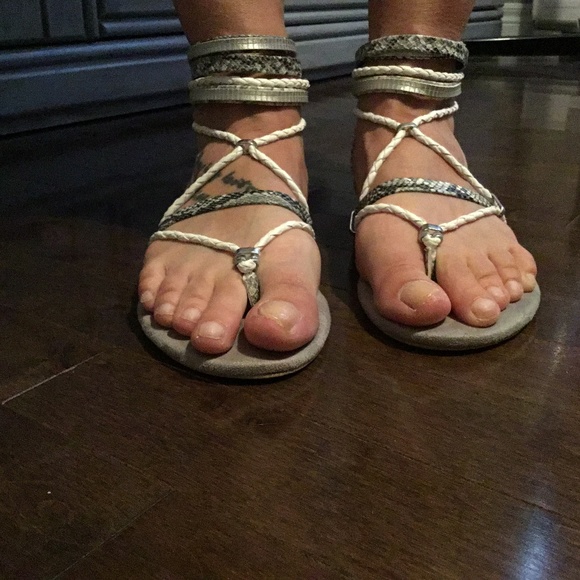 Very Volatile los Angela’s Sandals - Picture 4 of 8